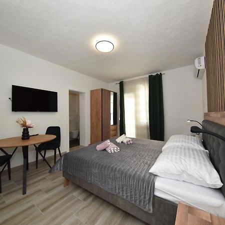 Sofia'S Studio & Room Zadar Bagian luar foto