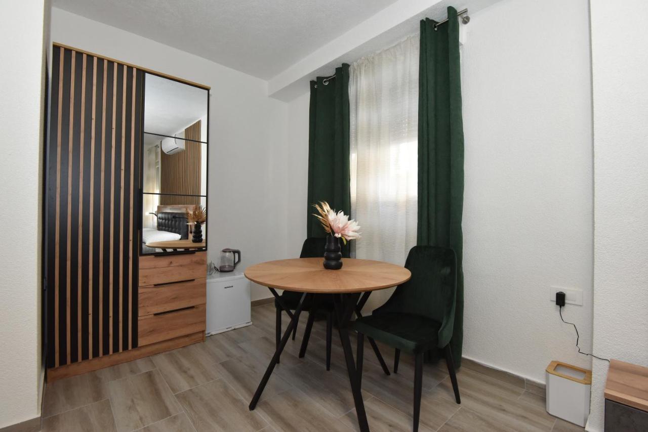 Sofia'S Studio & Room Zadar Bagian luar foto